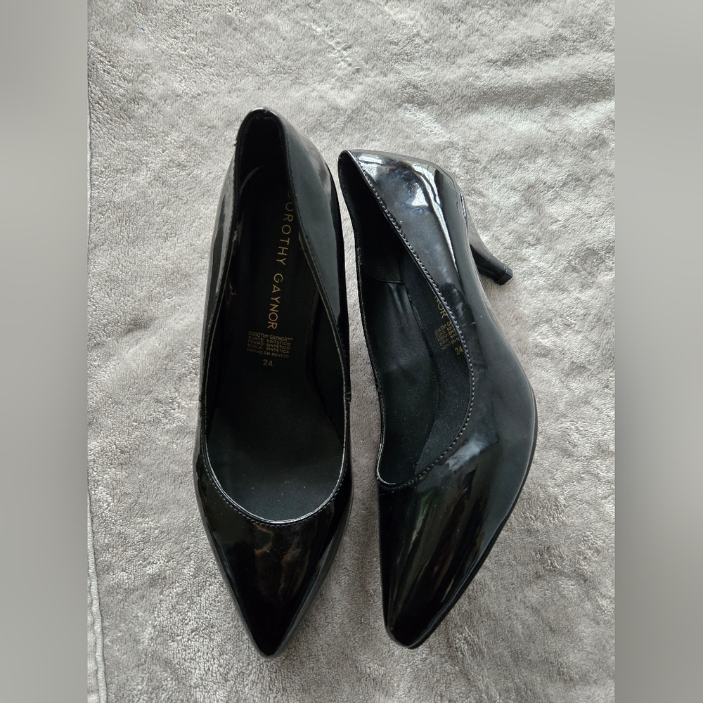 Dorothy Gaynor Black Pumps Heels 7